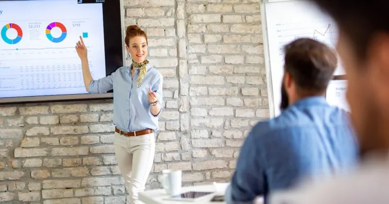 What topics are valuable to a leadership training course?